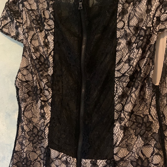 Alice + Olivia Floral Lace Dress - Picture 11 of 11